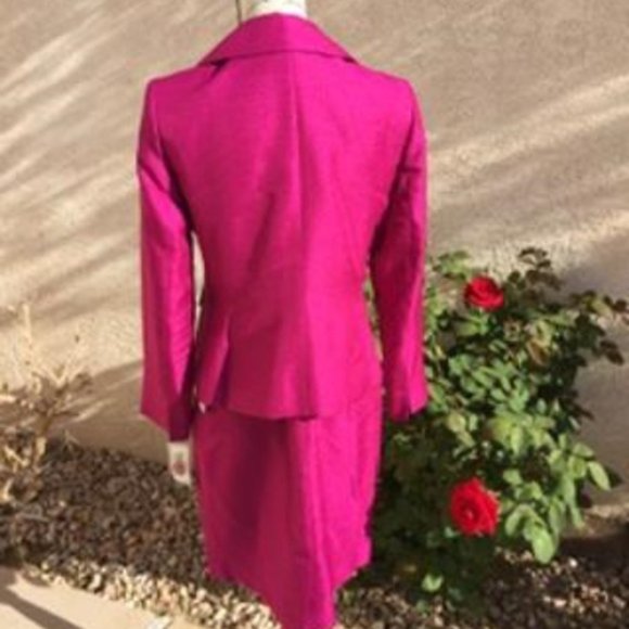 Stunning Magenta Pink Le Suit Skirt Set Size 6P - Picture 6 of 9
